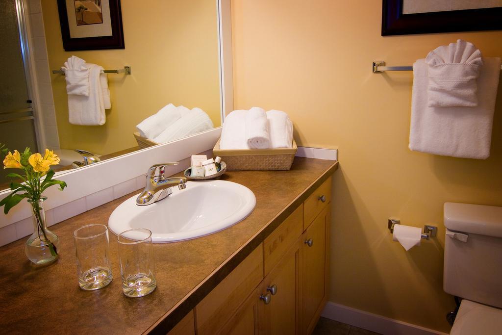Gowlland Harbour Resort Heriot Bay Room photo