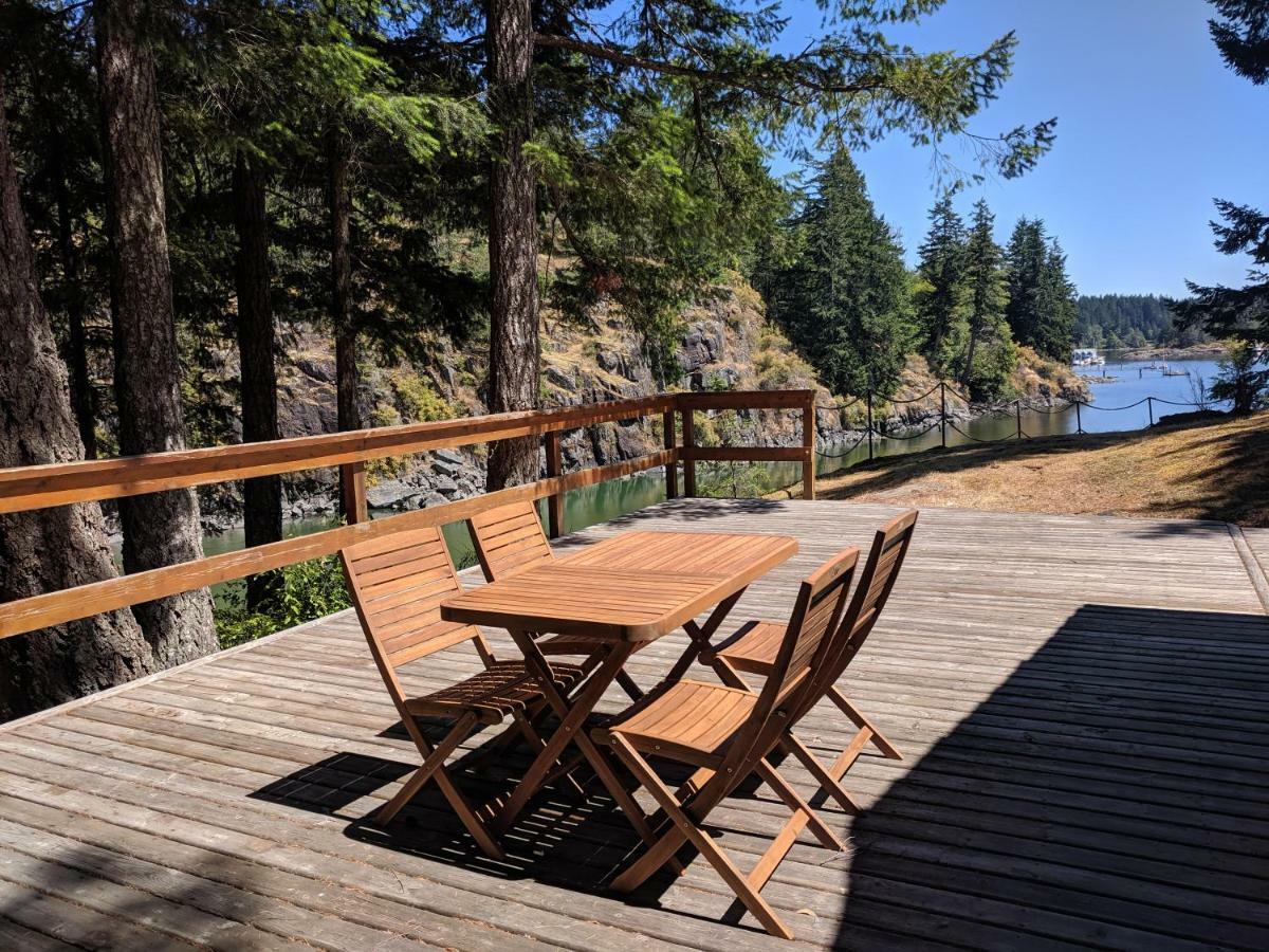Gowlland Harbour Resort Heriot Bay Exterior photo