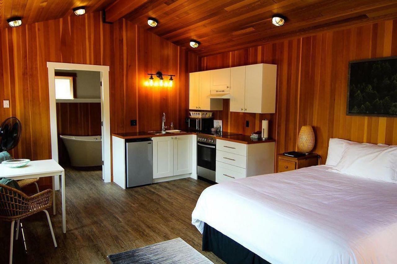 Gowlland Harbour Resort Heriot Bay Exterior photo