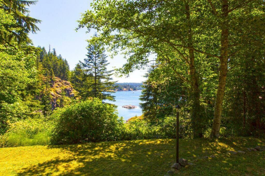 Gowlland Harbour Resort Heriot Bay Exterior photo