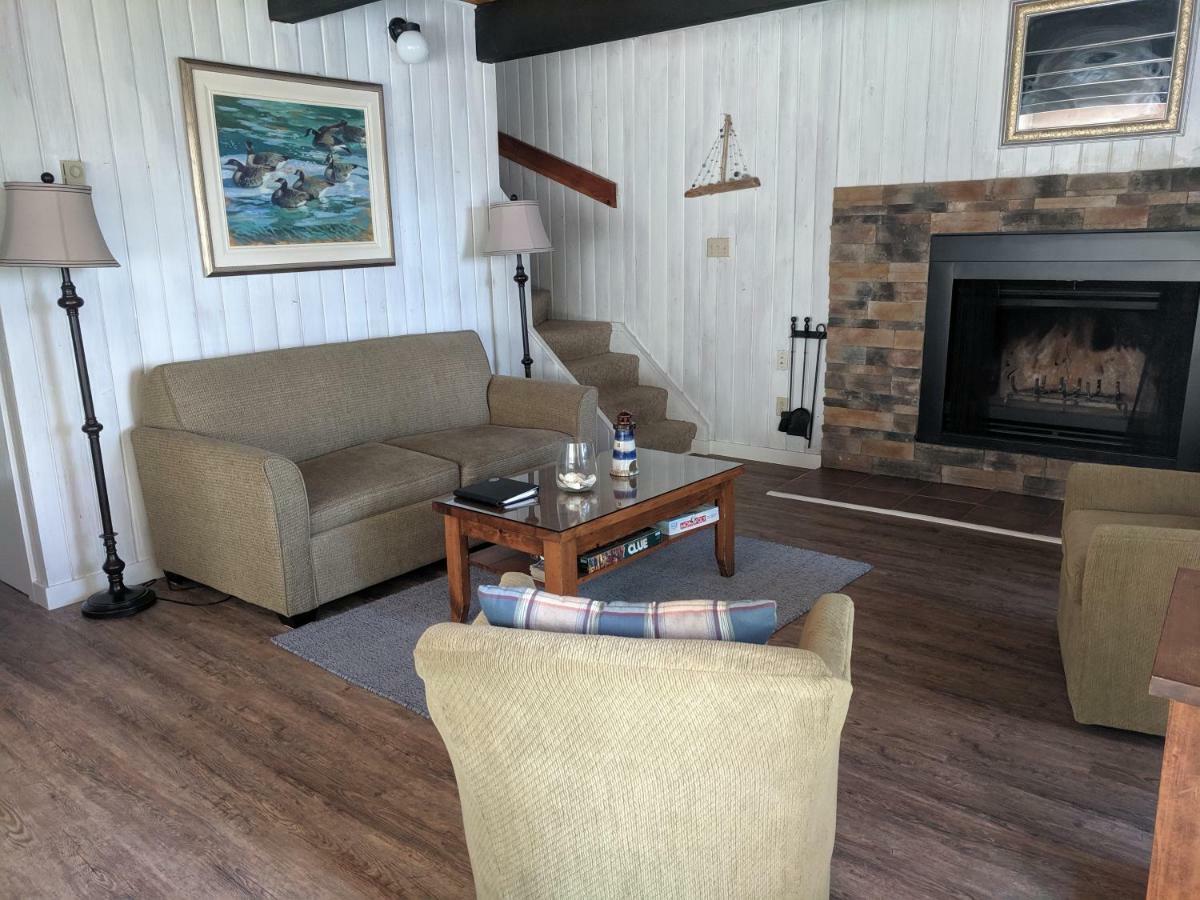 Gowlland Harbour Resort Heriot Bay Exterior photo