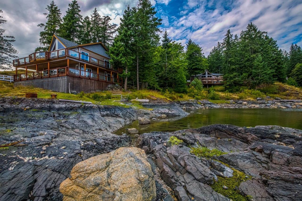 Gowlland Harbour Resort Heriot Bay Exterior photo